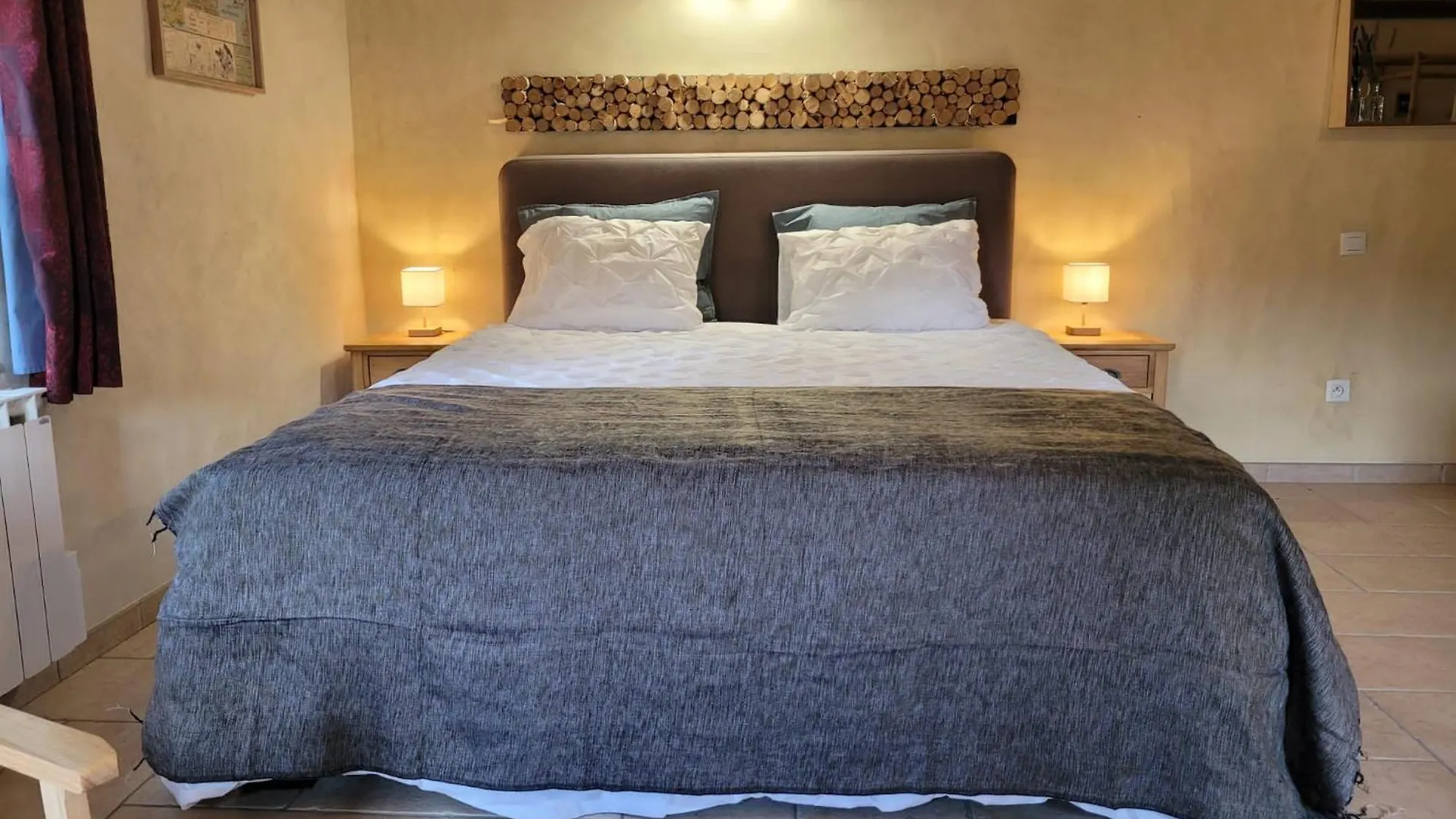 Chez Berger, Ruime 2 Persoonskamer Met Kingsize Bed Pern 0*,
